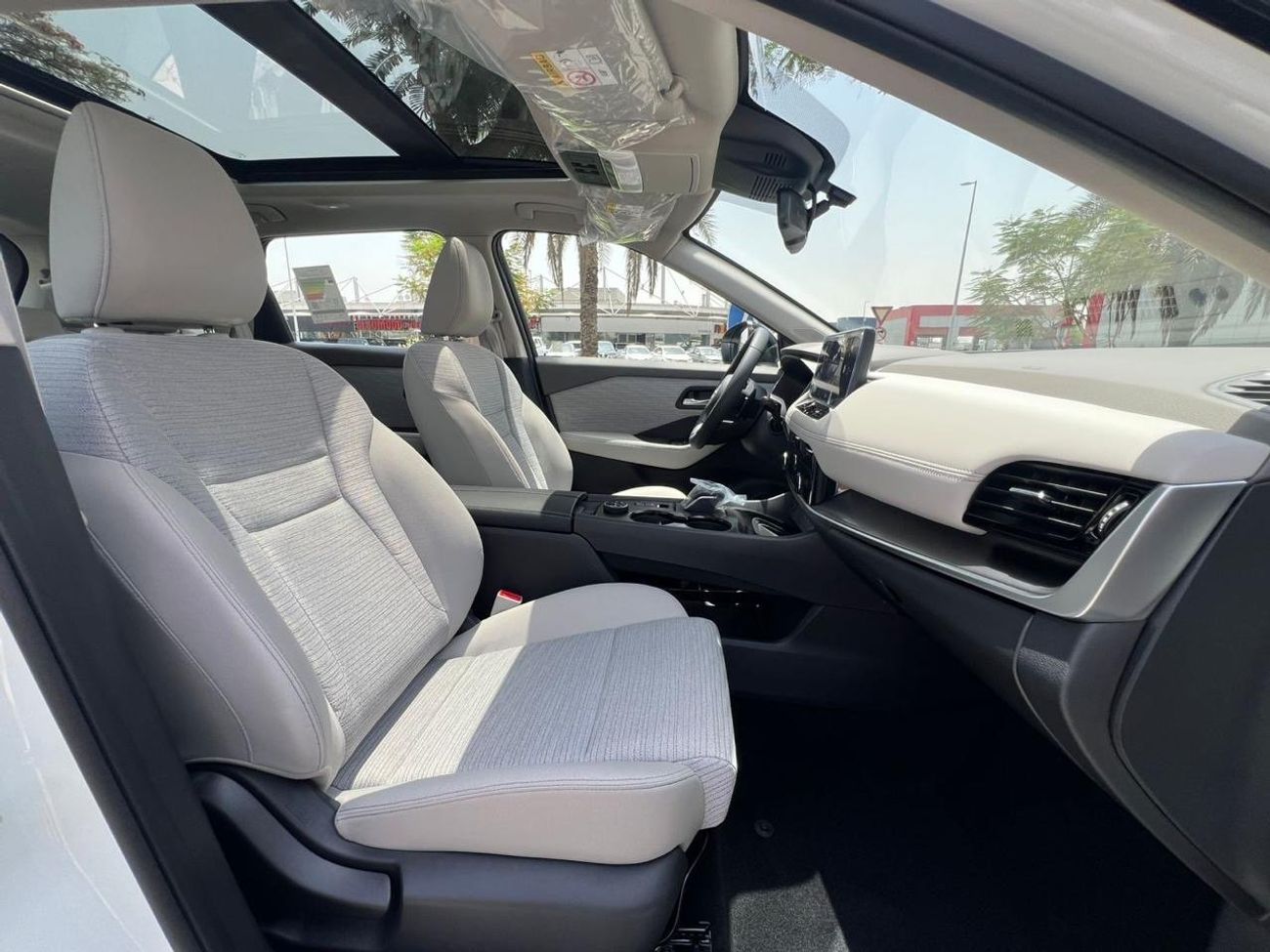 نيسان إكس تريل SV + OPT 4WD (7-Seater)