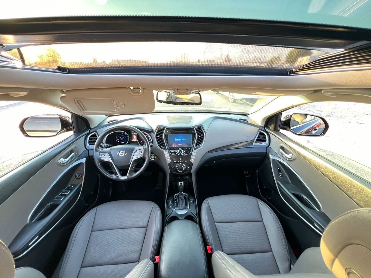 Hyundai Santa Fe 2015 HYUNDAI SANTA FE LIMITED PANORAMIC -  FULL OPTION  - 7 SEATER - 4X4 FULL OPTION