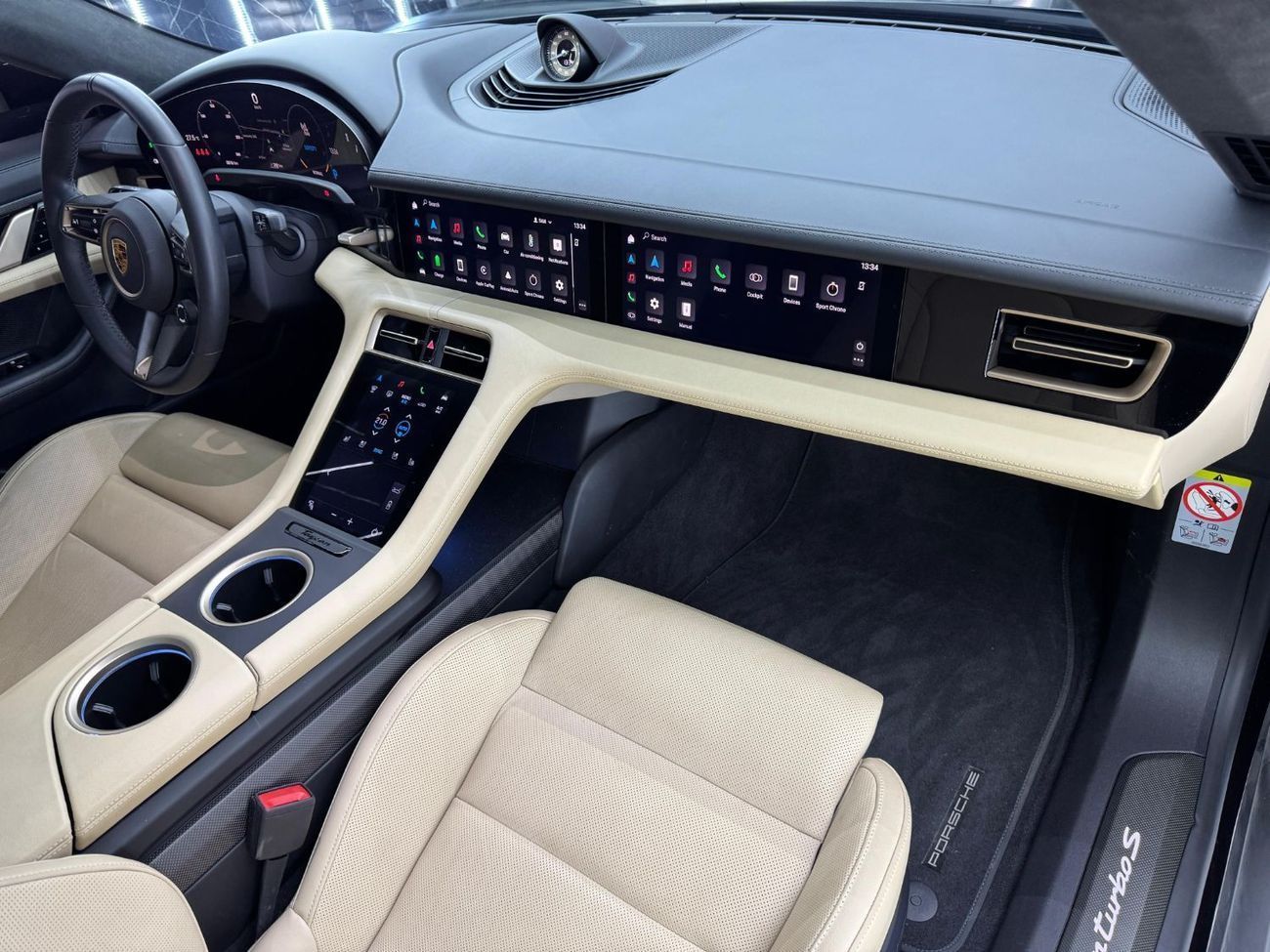 Porsche Taycan Turbo S (761 HP) 2021 Porsche Taycan Turbo S, 2028 Porsche Warranty, Sport Chrono Package, Low Kms,