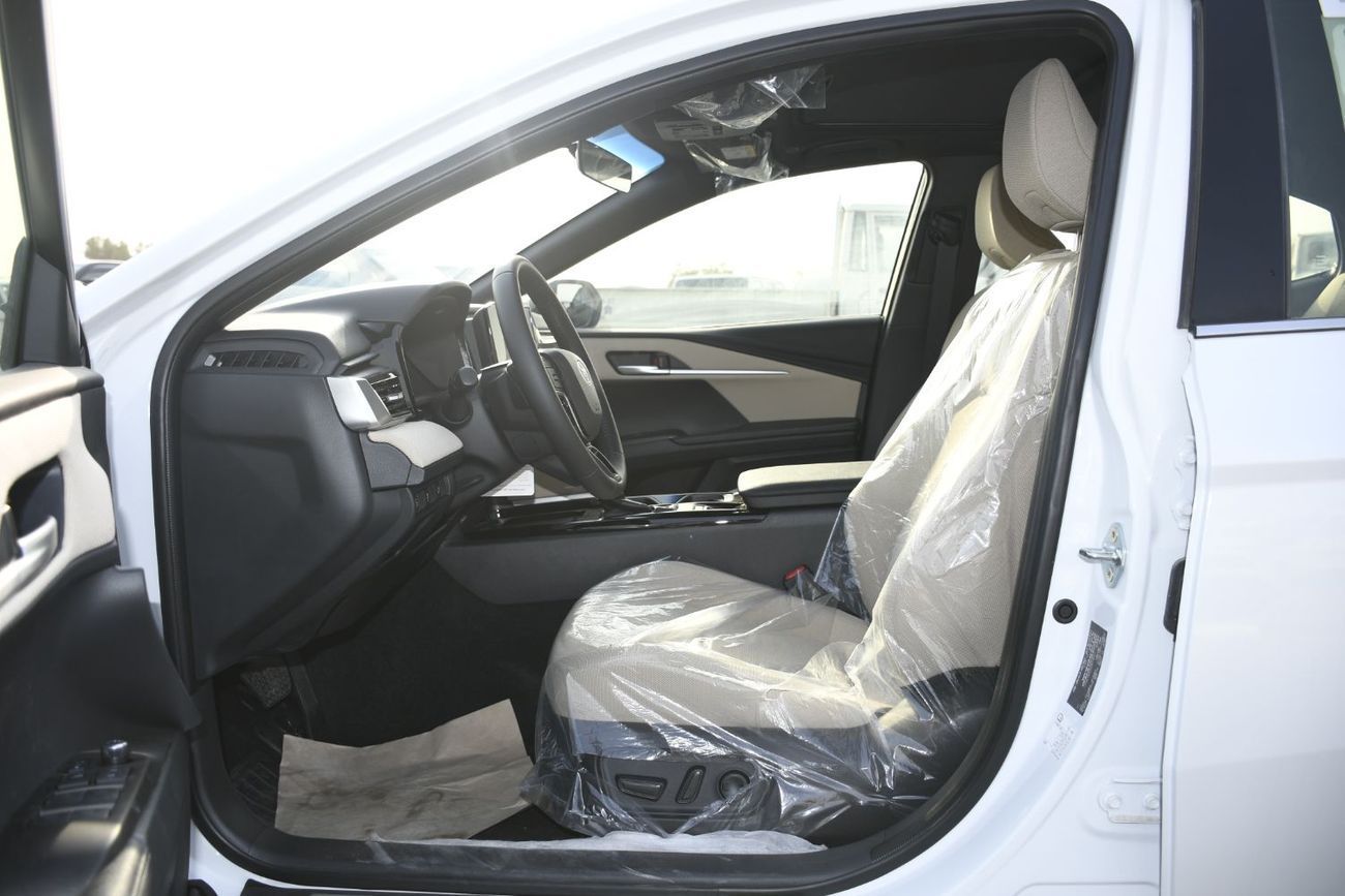 تويوتا كامري 2.5L LE Petrol GCC (Ready Stock)