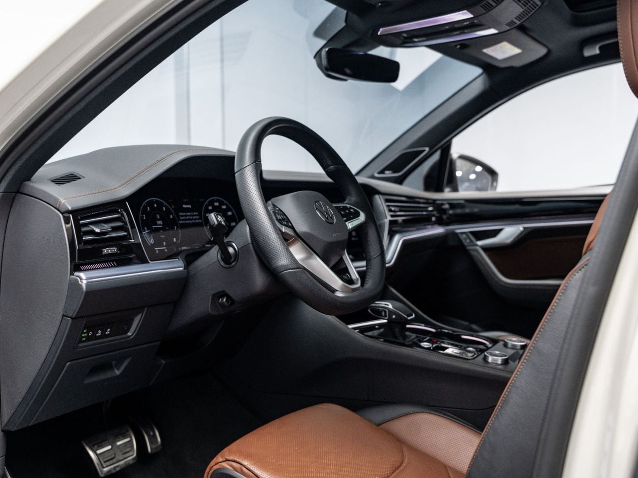 Volkswagen Touareg R-LINE BUY NOW, PAY 2027 | THE BLACKLINE STANDARD | 2029 Volkswagen Warranty + Service Contract, GCC