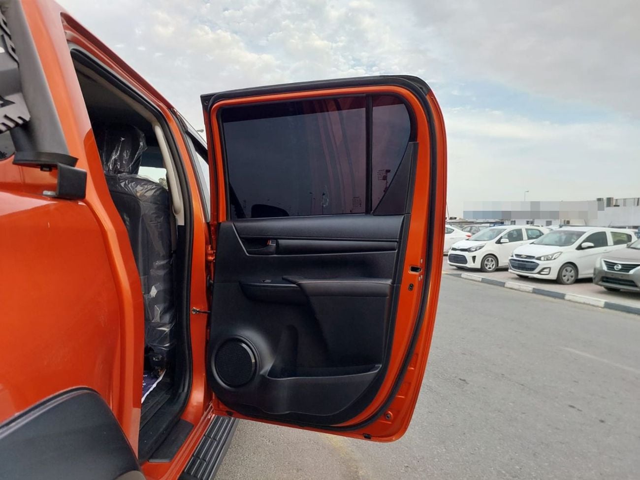 Toyota Hilux TOYOTA HILUX PICKUP RHD 2022 MODEL 2.8 L DIESEL AUTOMATIC(PM18048)