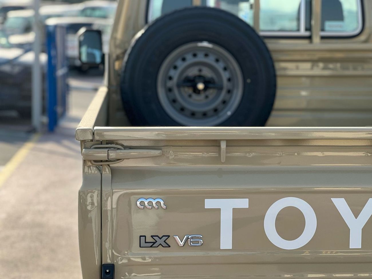 تويوتا لاند كروزر بيك آب Std 4.0L Single Cab Utility 4WD