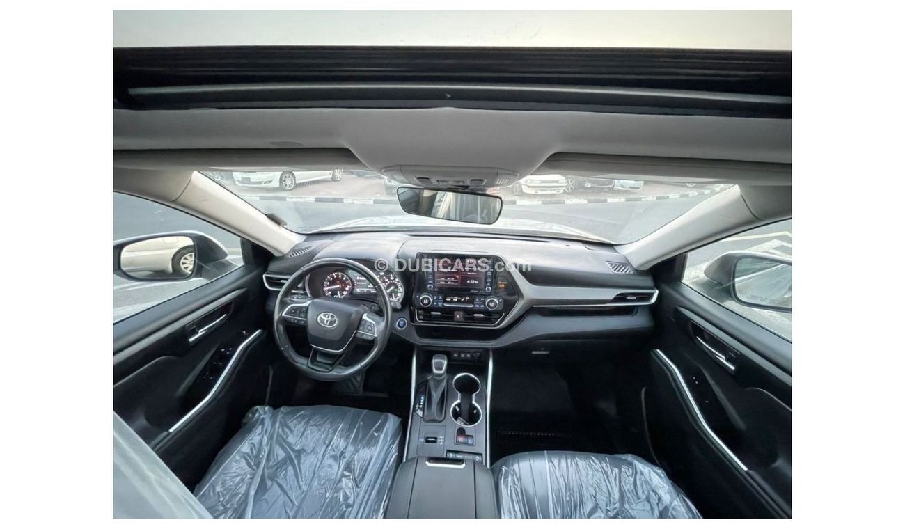 Toyota Highlander “Offer”2021 Toyota Highlander XLE 3.5L V6 Full Option With Side Step - UAE PASS