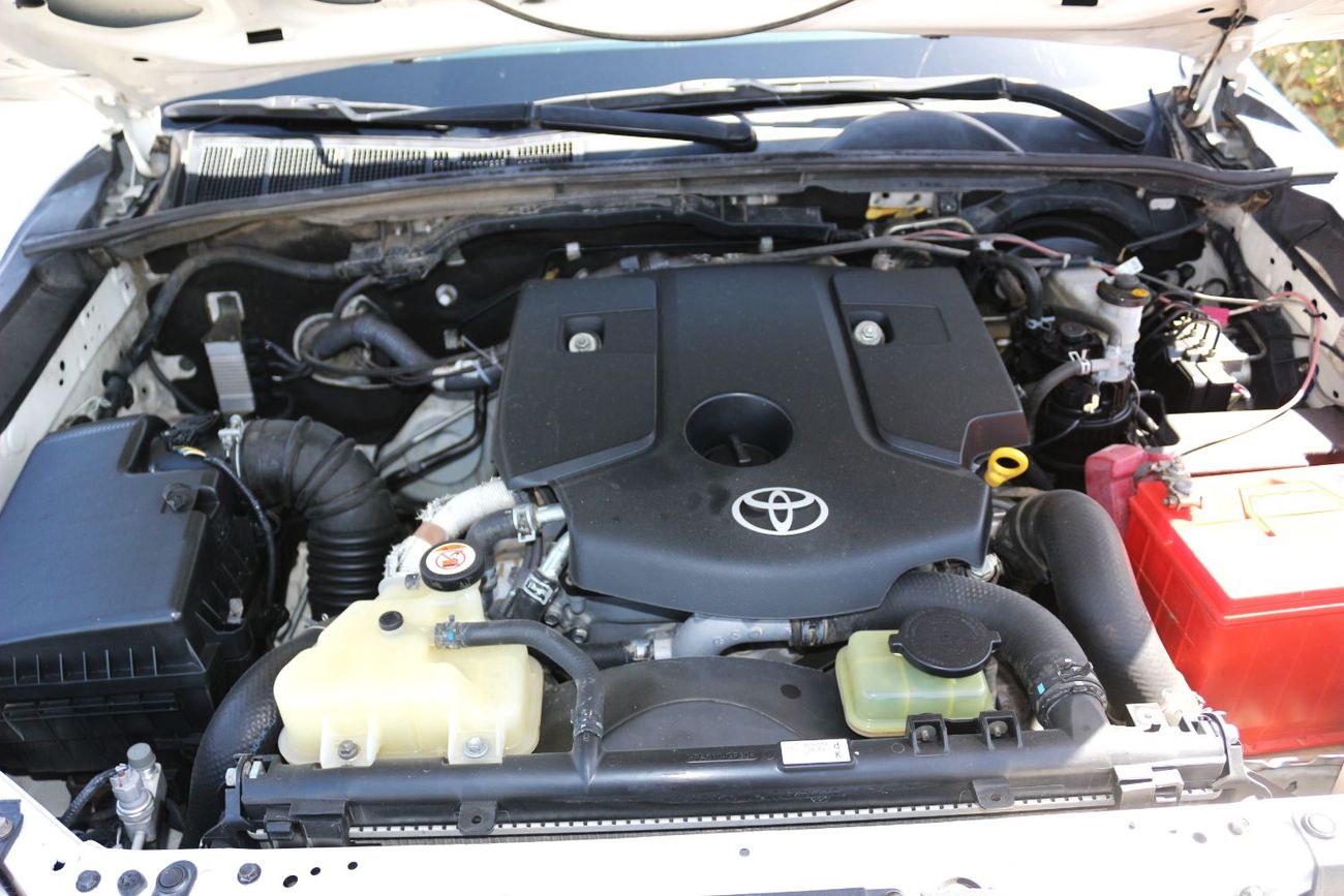 تويوتا هيلوكس DLS 2.4L