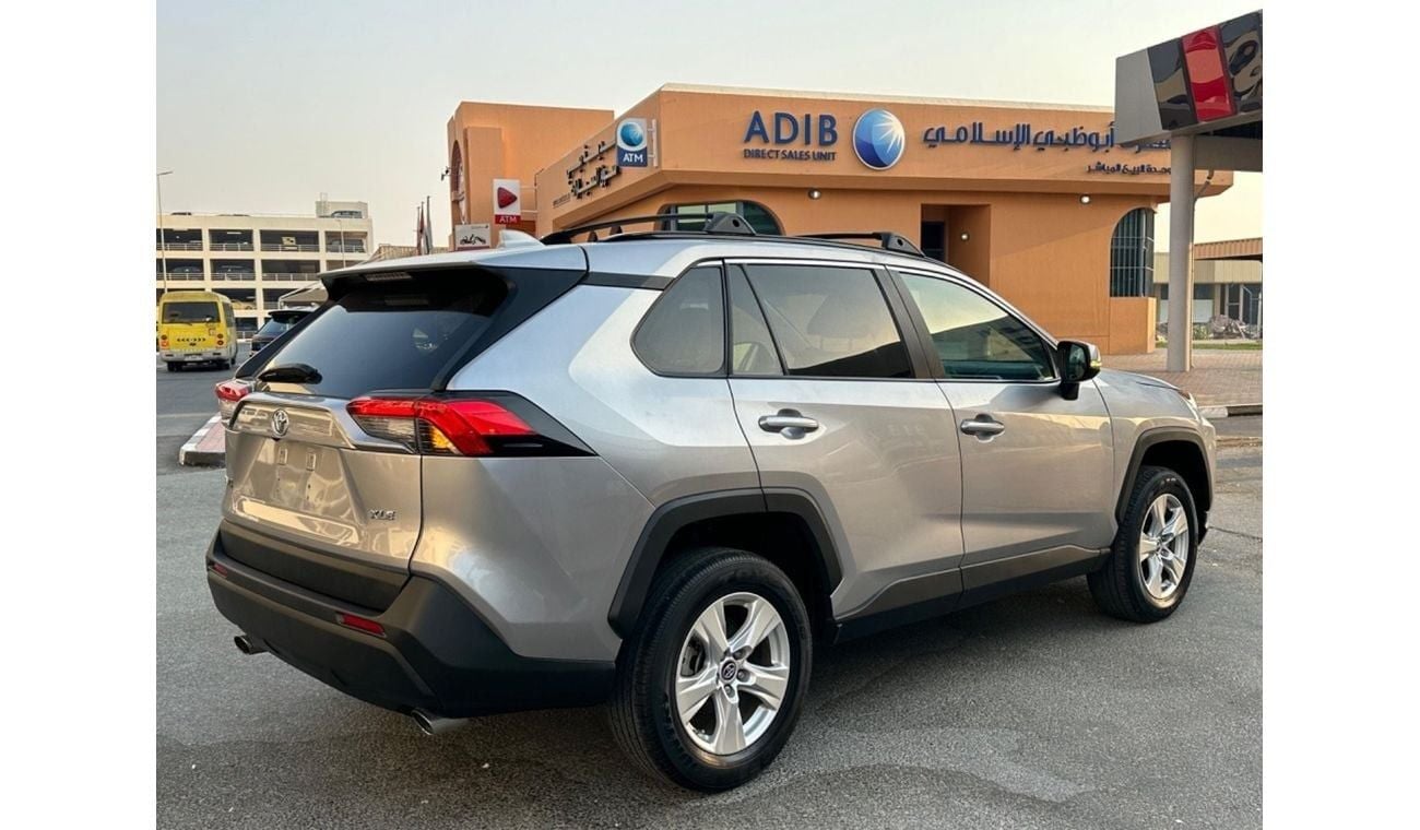 Toyota RAV4 XLE 2.5L 2020 LIMITED SUNROOF FULL OPTION 4x4 US SPEC