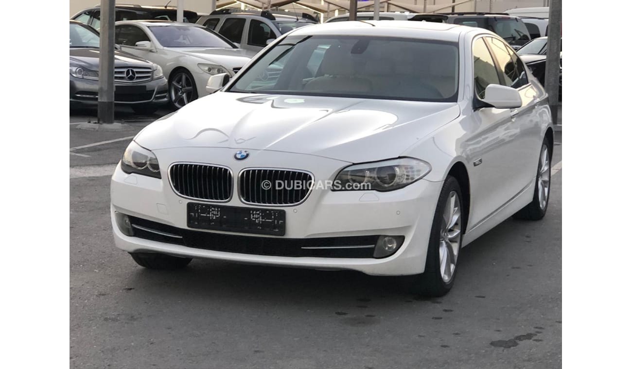 بي أم دبليو 528i موديل 2012 خليجي فل مواصفات كراسي جلد ومثبت سرعه وتحكم كهربي كامل ونظام صوت ممتاز وكاميرا خلفيه ومدخ