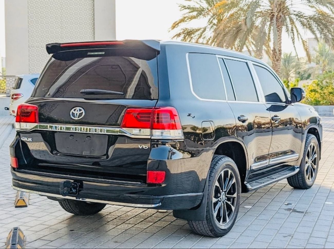 Toyota Land Cruiser GXR Toyota Land Cruiser 2021 black color v6 4.0L full option
