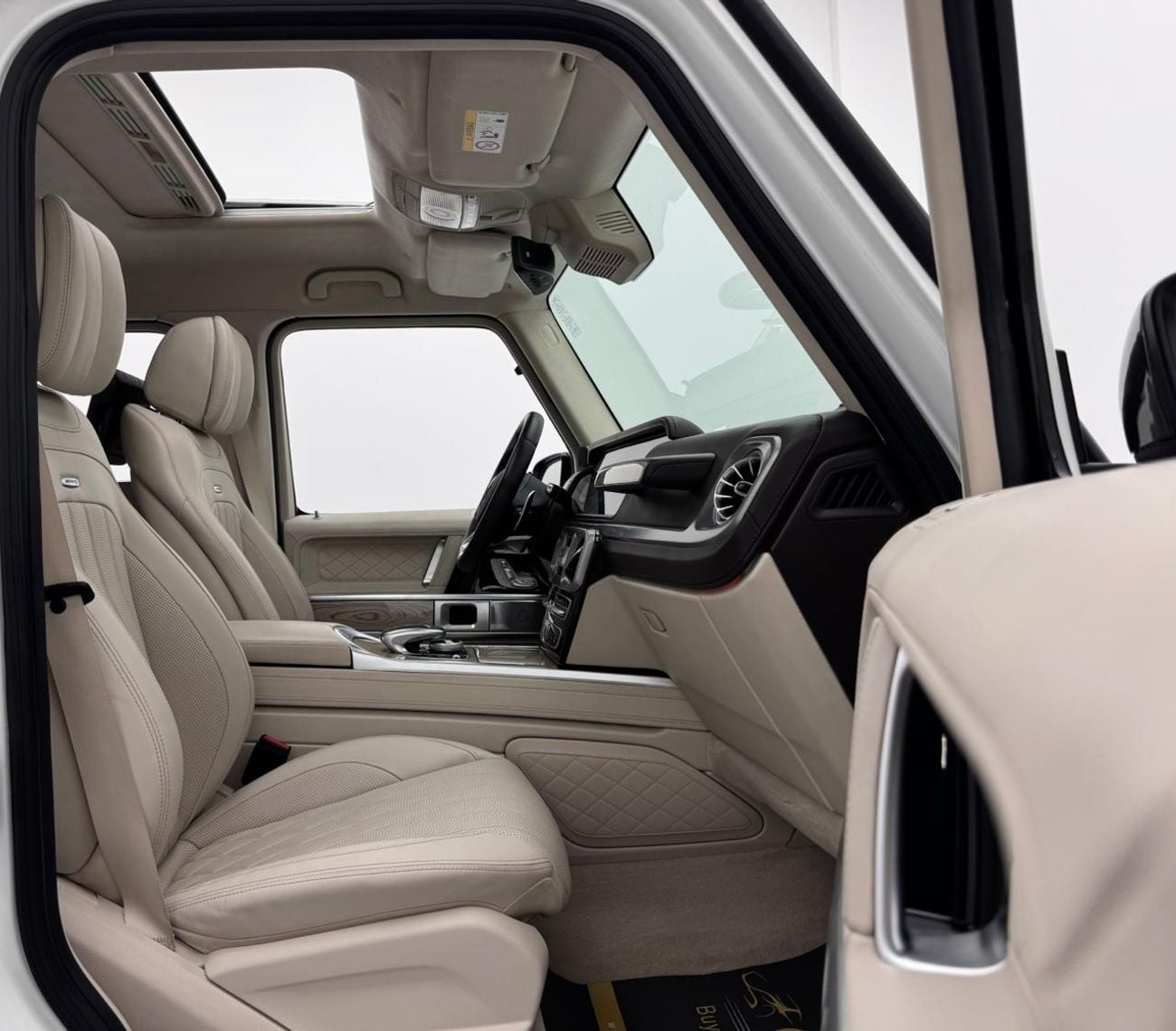 مرسيدس بنز G 63 AMG 2022 Mercedes-Benz G63 AMG Night package, 2027 Mercedes Warranty and Service Pack, GCC