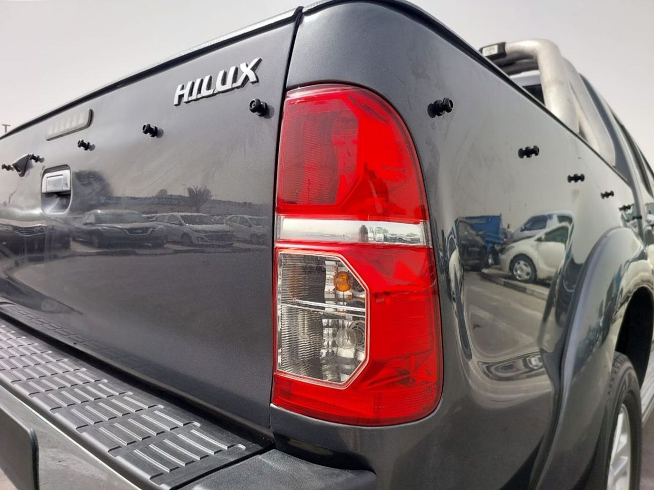 Toyota Hilux TOYOTA HILUX PICKUP RHD 2014 MODEL 3.0 L DIESEL AUTOMATIC(PM49778)