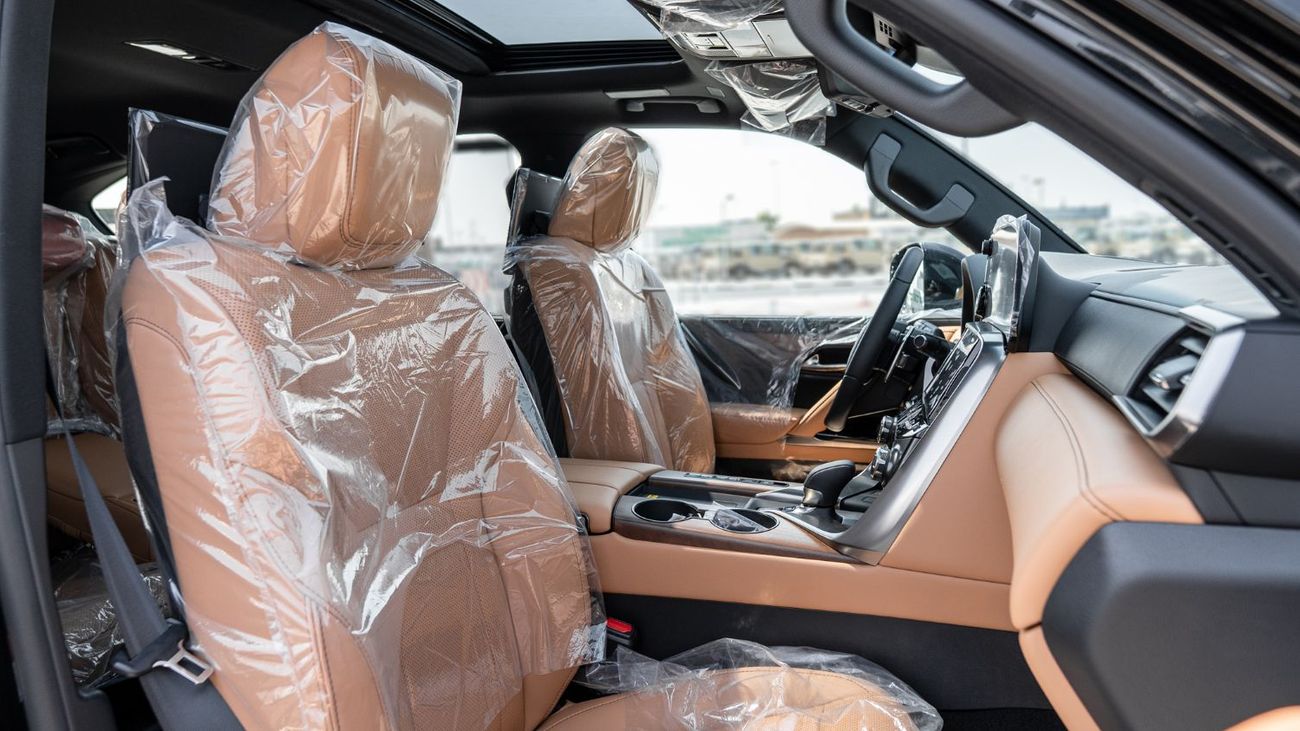 Lexus LX 700h 2025 Lexus LX700h Signature 3.5L AT Hybrid (Black-Tan) with Auto park