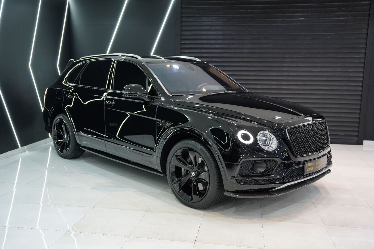 Bentley Bentayga 2018 Bentley Bentayga W12, Carbon Fiber Exterior, Rear-Seat Entertainment/Picnic Tables, GCC Specs!!