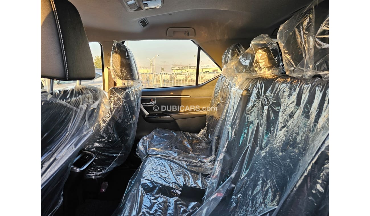 Toyota Fortuner 2.8L full options