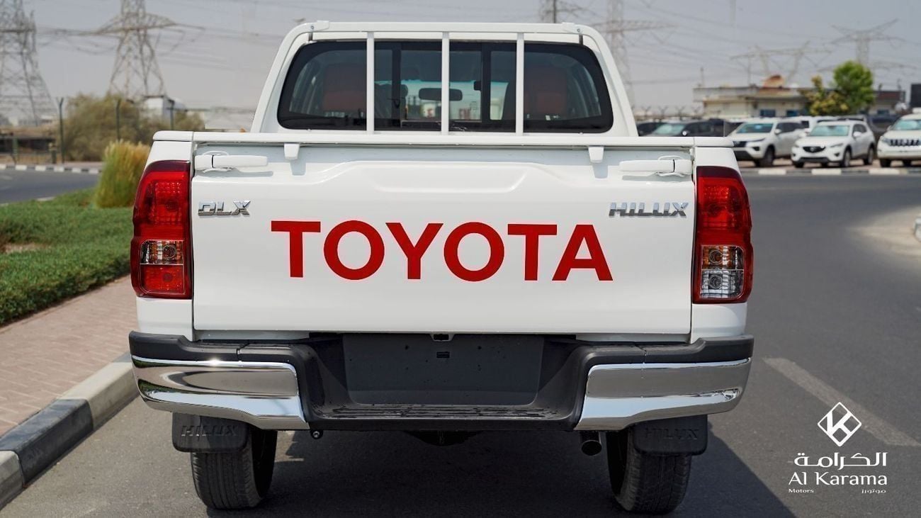 تويوتا هيلوكس DLX | 2.4L Manual Transmission | 4x4 |  GCC Specs | Power Mirror | Touch Screen Media Player