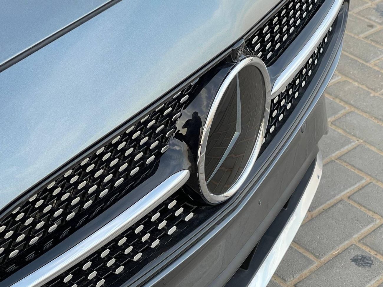 مرسيدس بنز E 350 عداد كيلومترات منخفض / كاميرا 360 درجة / رادار / شاشة عرض كاملة للوحة القيادة / نظام كشف النقطة العم