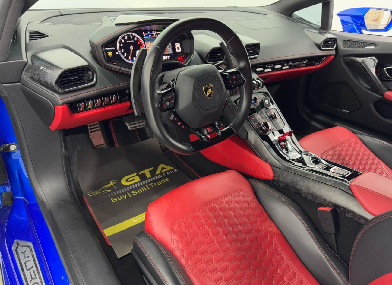 Lamborghini Huracan 2017 Lamborghini Huracan LP 610-4, Full Lamborghini Service History, Very Low Kms, GCC