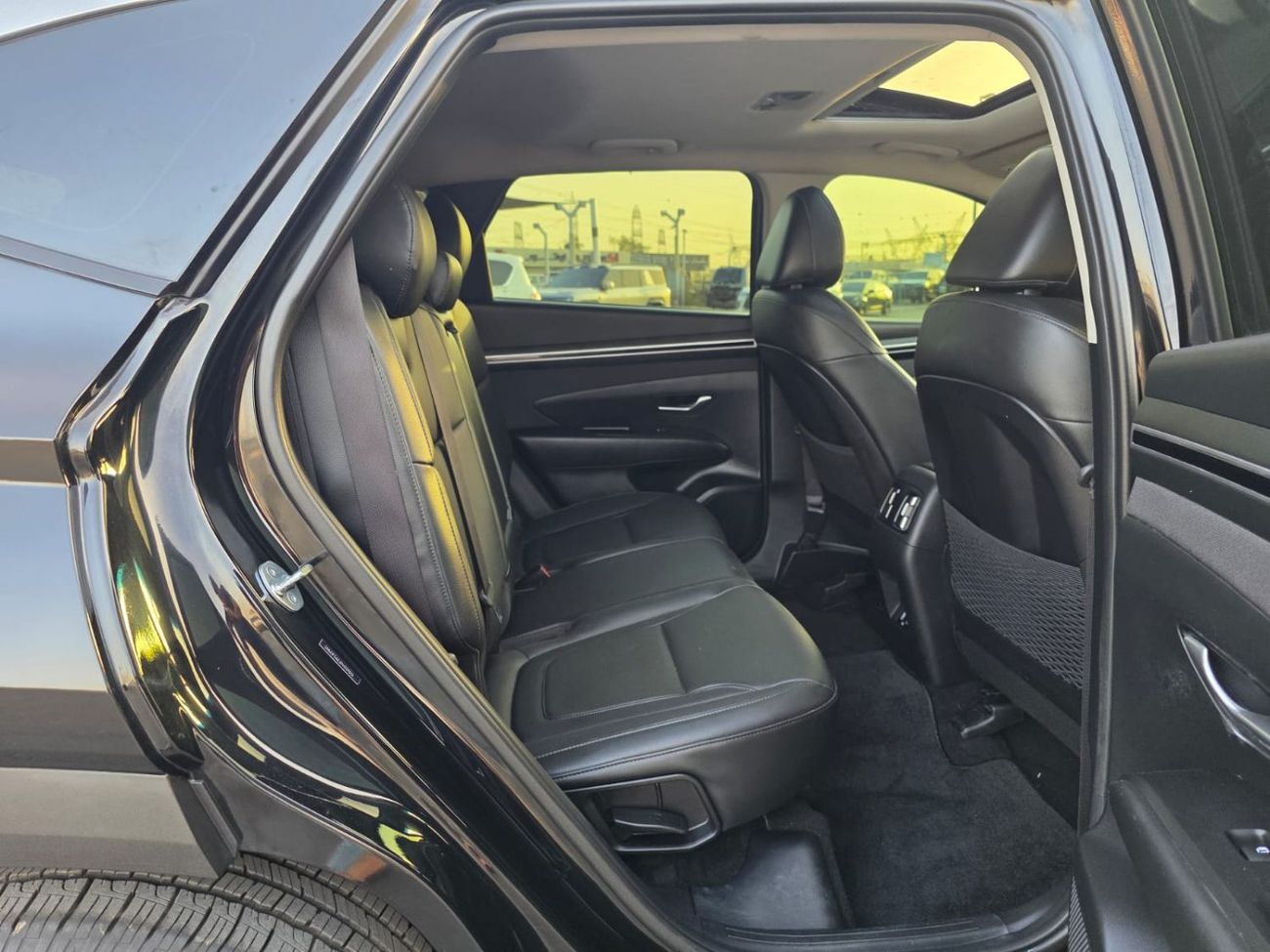 Hyundai Tucson Premium+ 2.5L Sunroof, Push button and trunk automatic