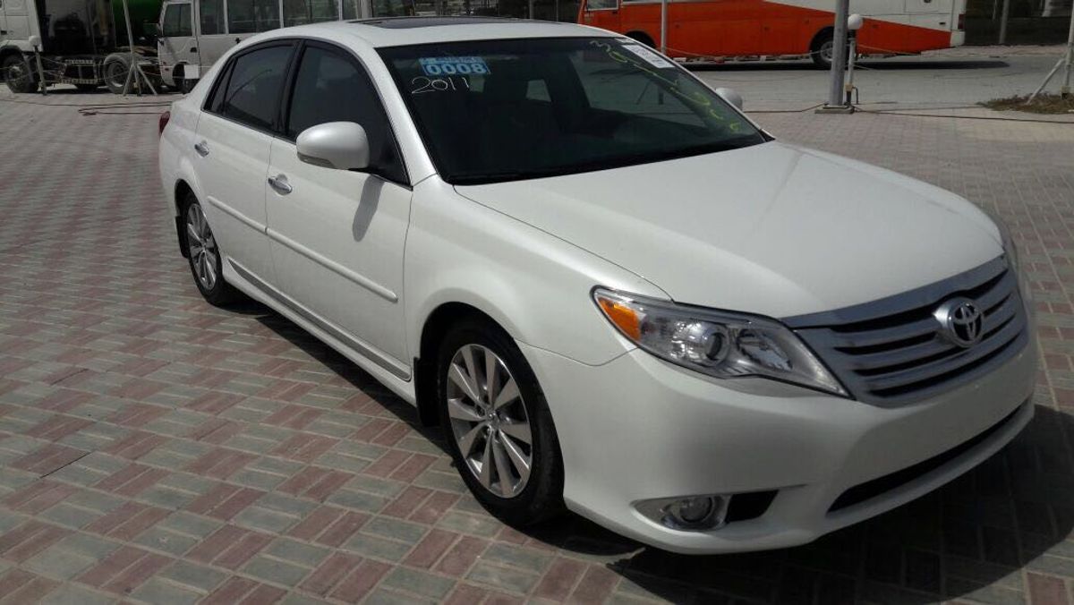 Toyota Avalon LIMITED EDITION/FRESH IMPORT FROM USA for sale AED