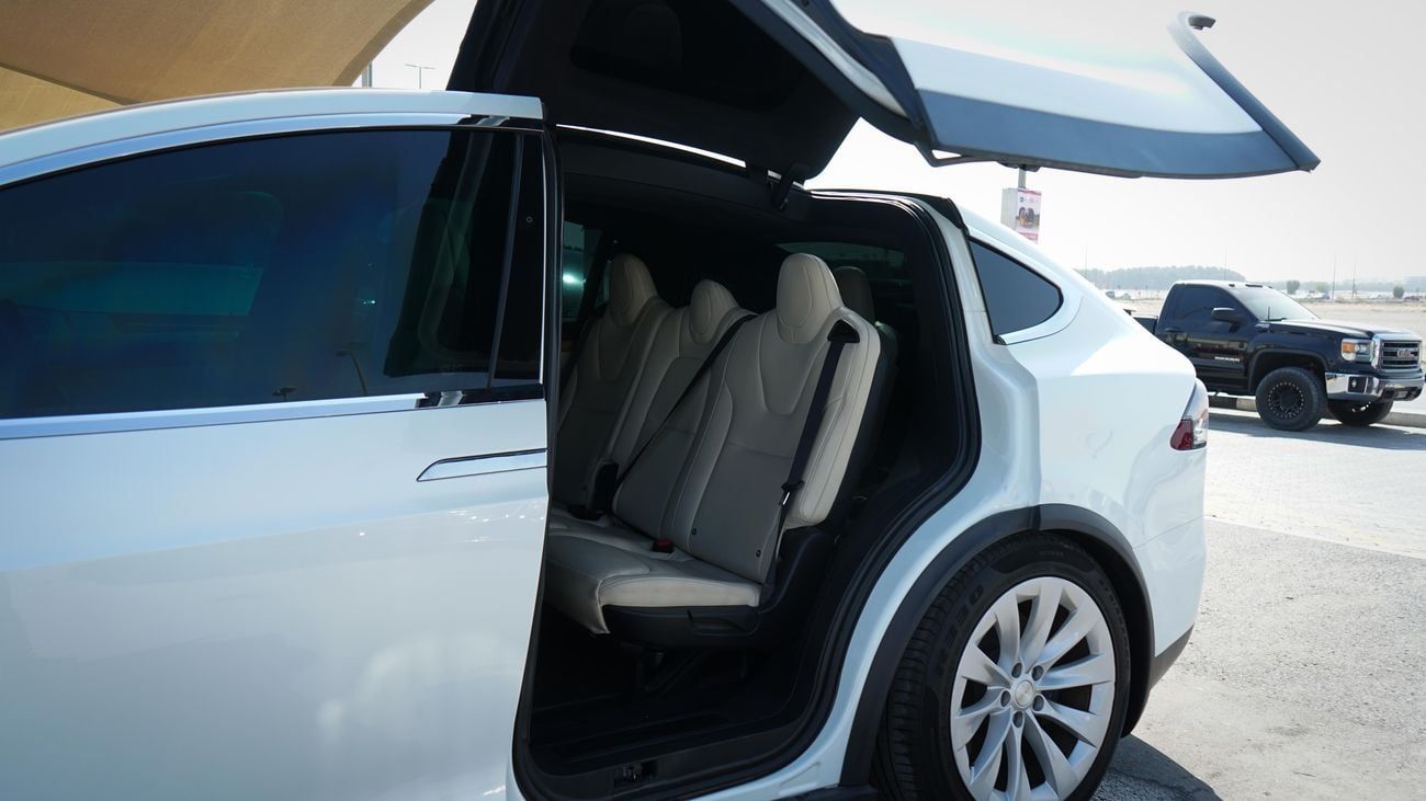 تسلا موديل اكس