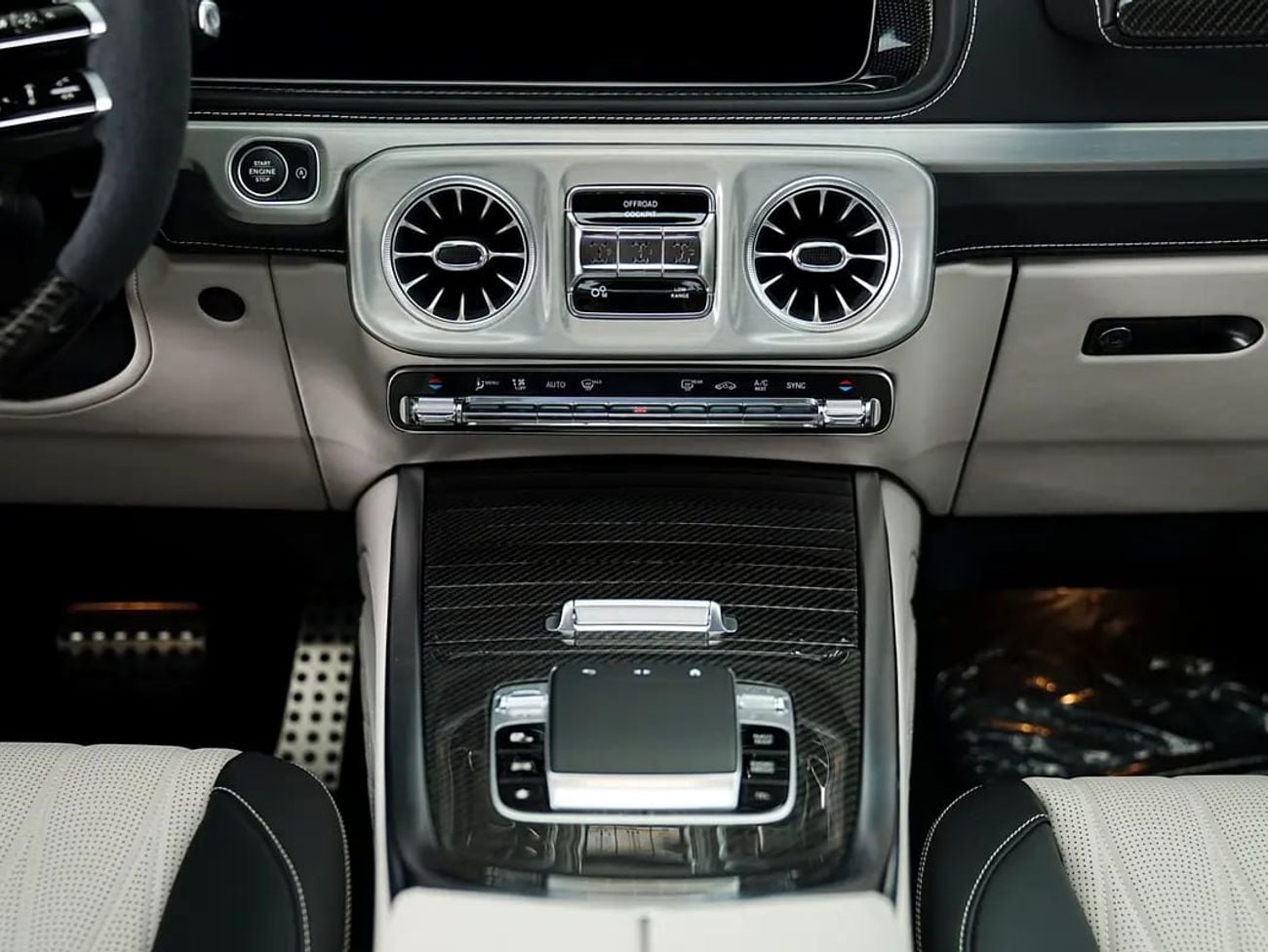 Mercedes Benz G63 AMG STANDARD G63 AMG | A22 | FULL OPTION | Carbon package