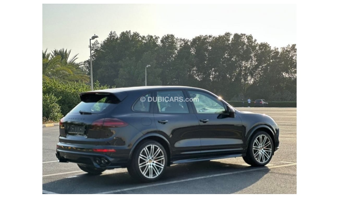 Used Porsche Cayenne GTS 2016 for sale in Dubai 630945