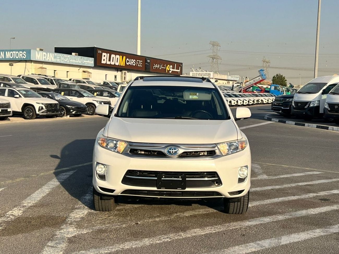 Toyota Highlander  2013 Toyota Highlander Hybrid 3.5L V6 - Rear Camera Leather Seat - Sunroof