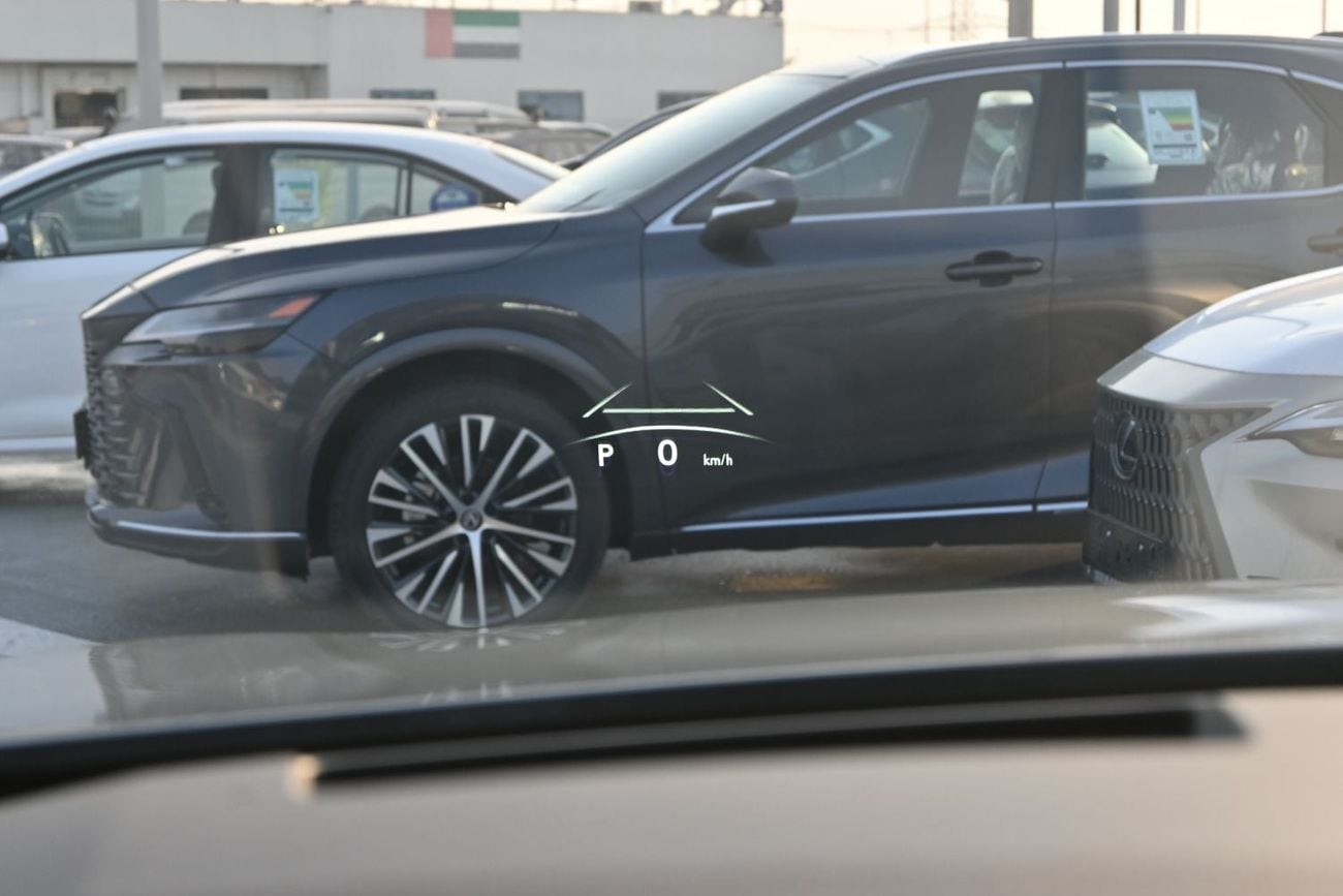 لكزس RX 350h لكزس RX350h الفاخرة موديل 2026، محرك 2.5 لتر هجين، دفع رباعي، اللون أبيض