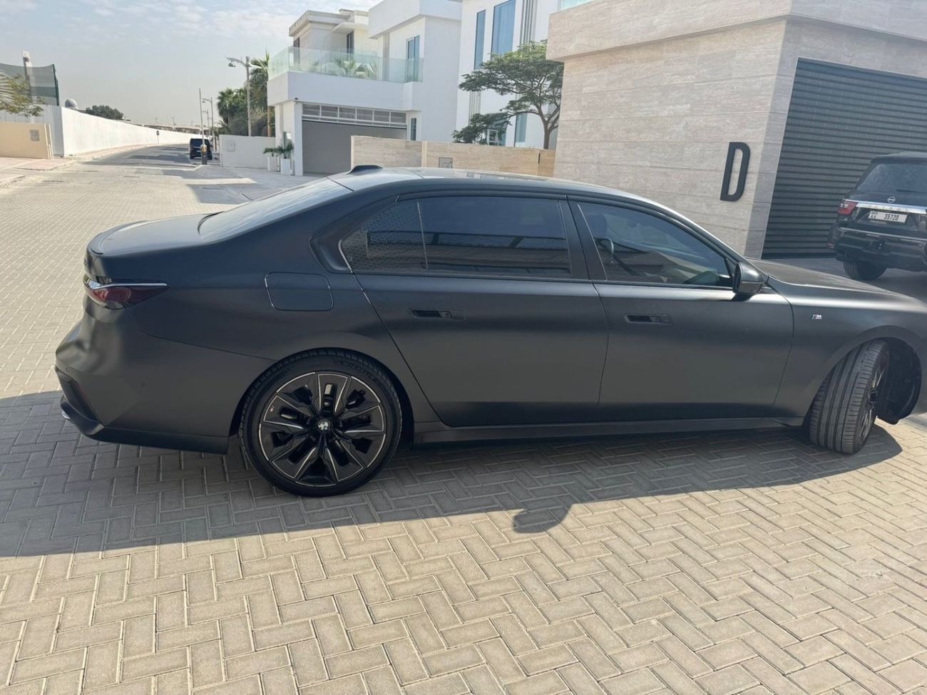 بي أم دبليو 760i