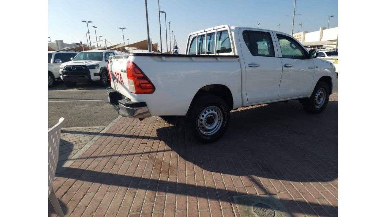 Toyota Hilux DC 2.4L 4WD DIESEL MANUAL TRANSMISSION