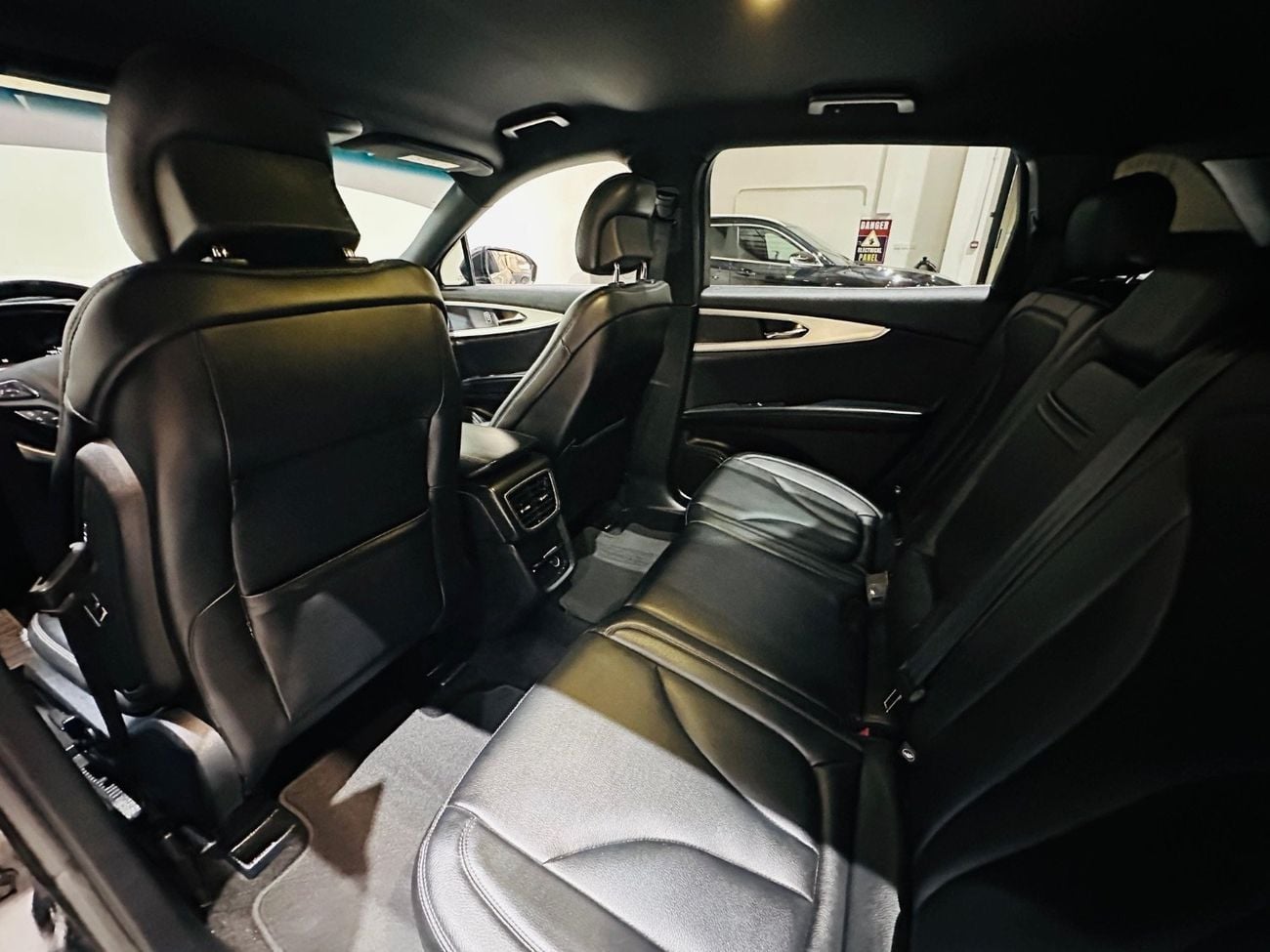 Lincoln MKX BASE