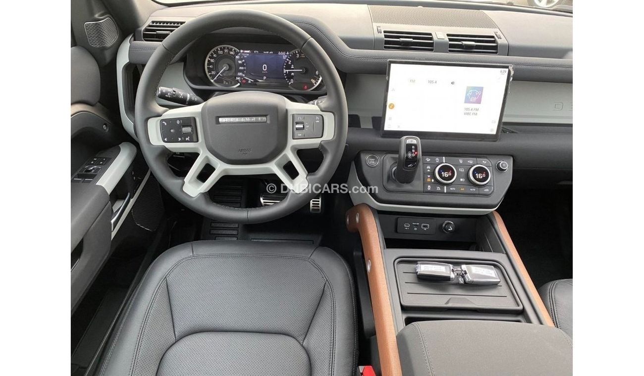 Land Rover Defender GCC SPE C UNDER WARRANTY AND SERVICE