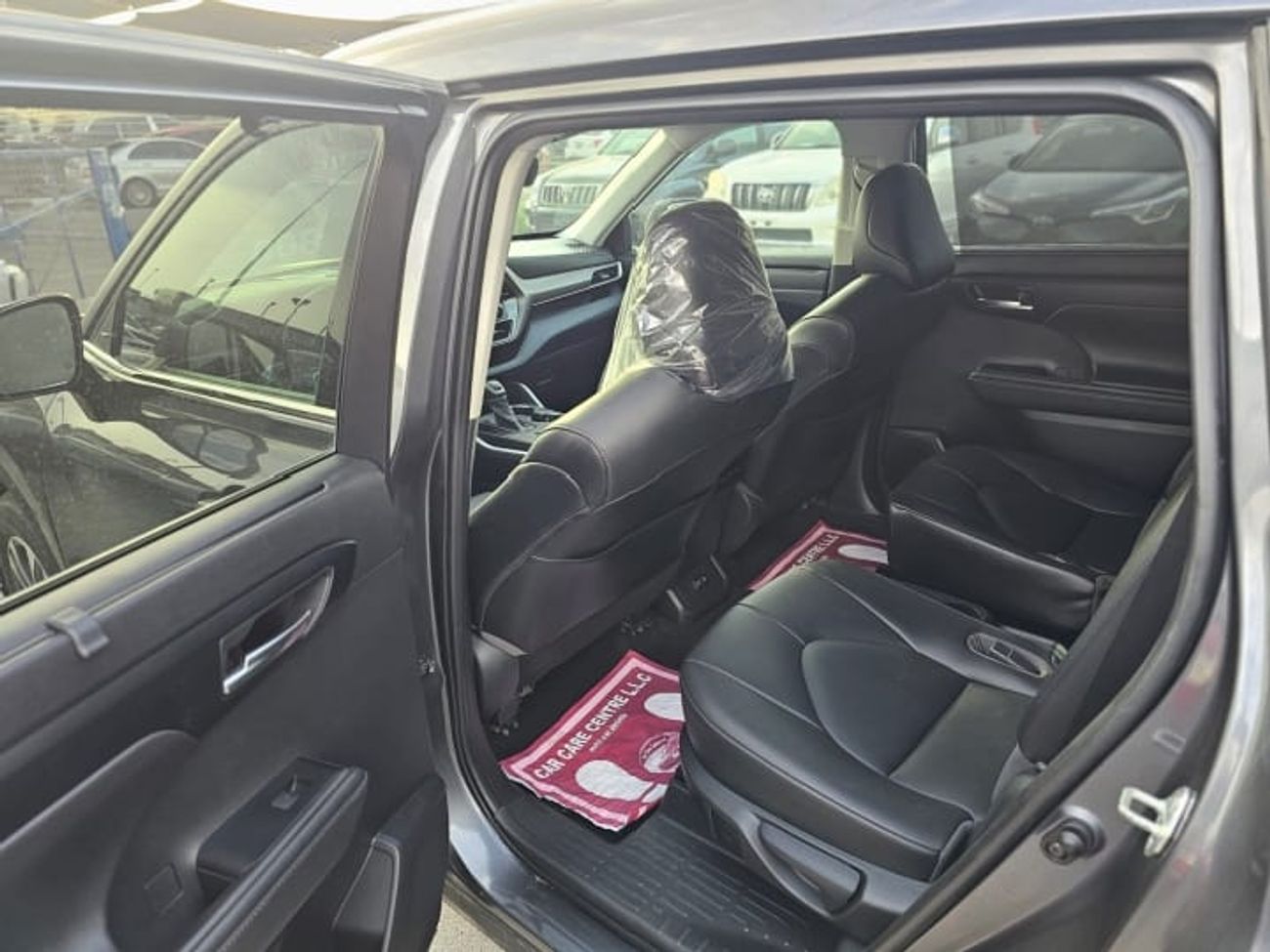 Toyota Highlander XLE-Non Hybrid-3.5L-AWD-LHD-American specs-6 Cylinders-petrol-Automatic-7 Seats-5 Doors