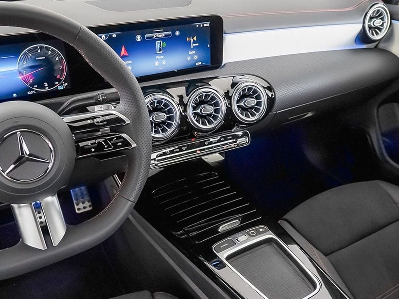 مرسيدس بنز CLA 200 PREMIUM PLUS 2026 Mercedes Benz CLA200 / Brand New / 5 Year Mercedes Warranty