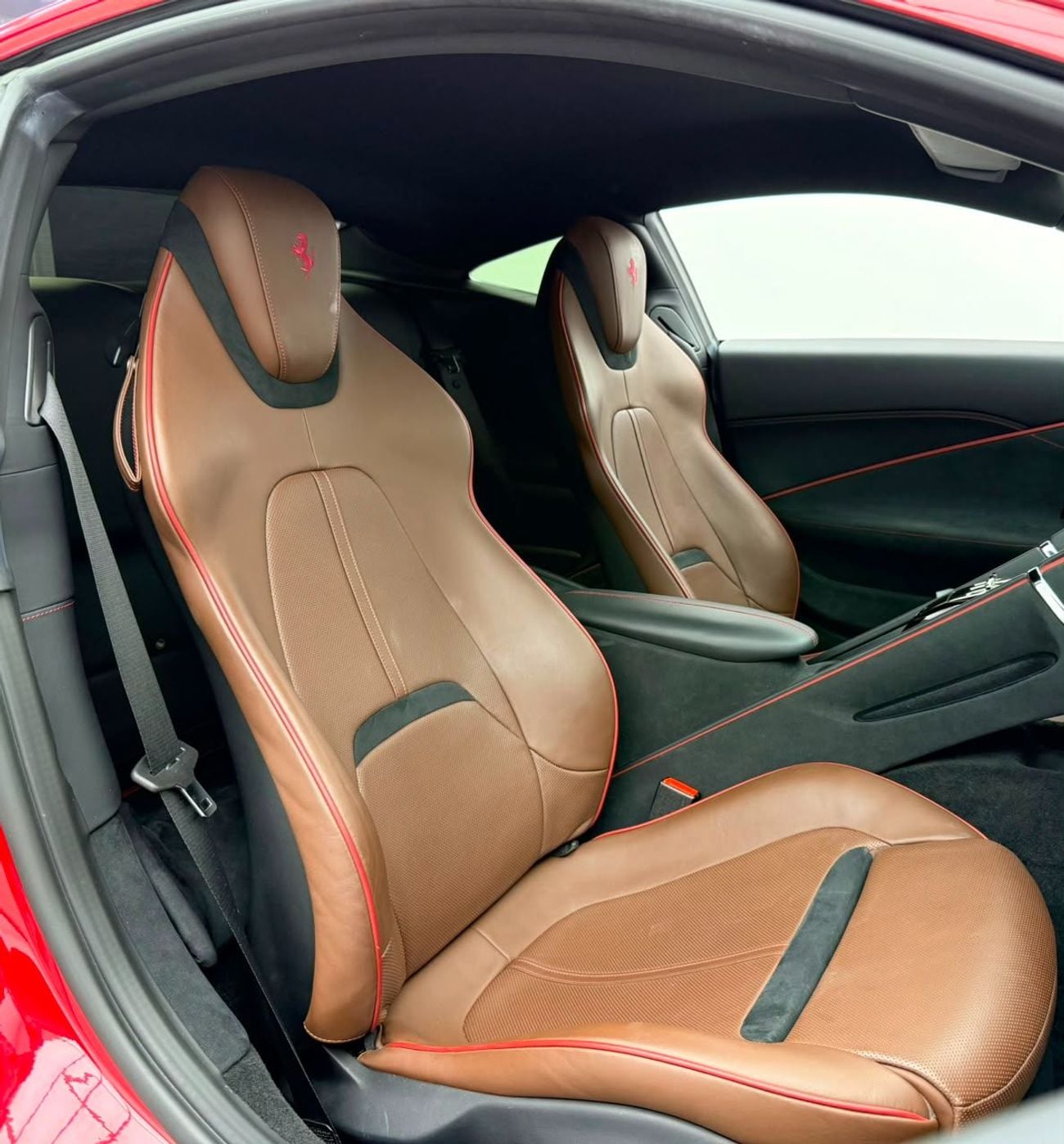 Ferrari Roma STD 2021 Ferrari Roma, 2028 Ferrari Warranty + Service Pack, Full Ferrari Service History, Low Km, GCC