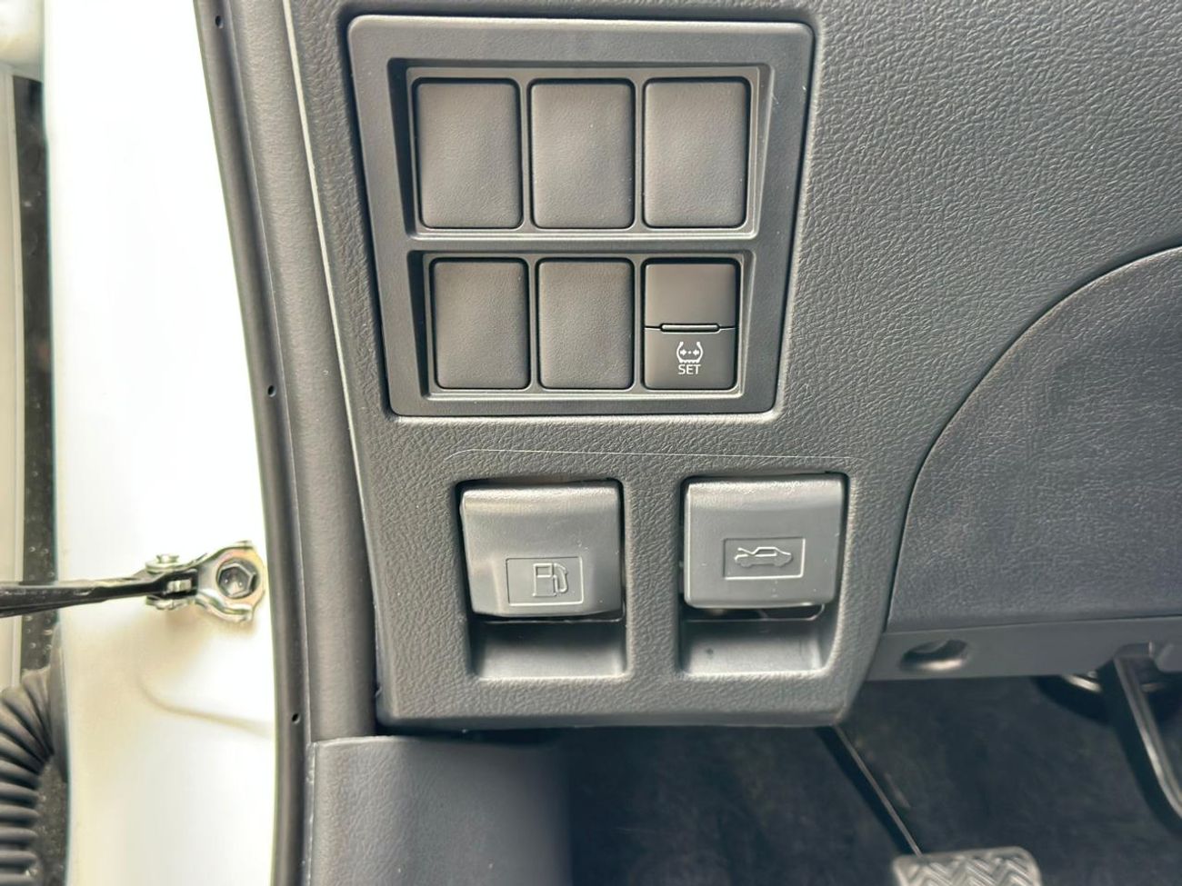 Toyota Hilux SR 2.7L