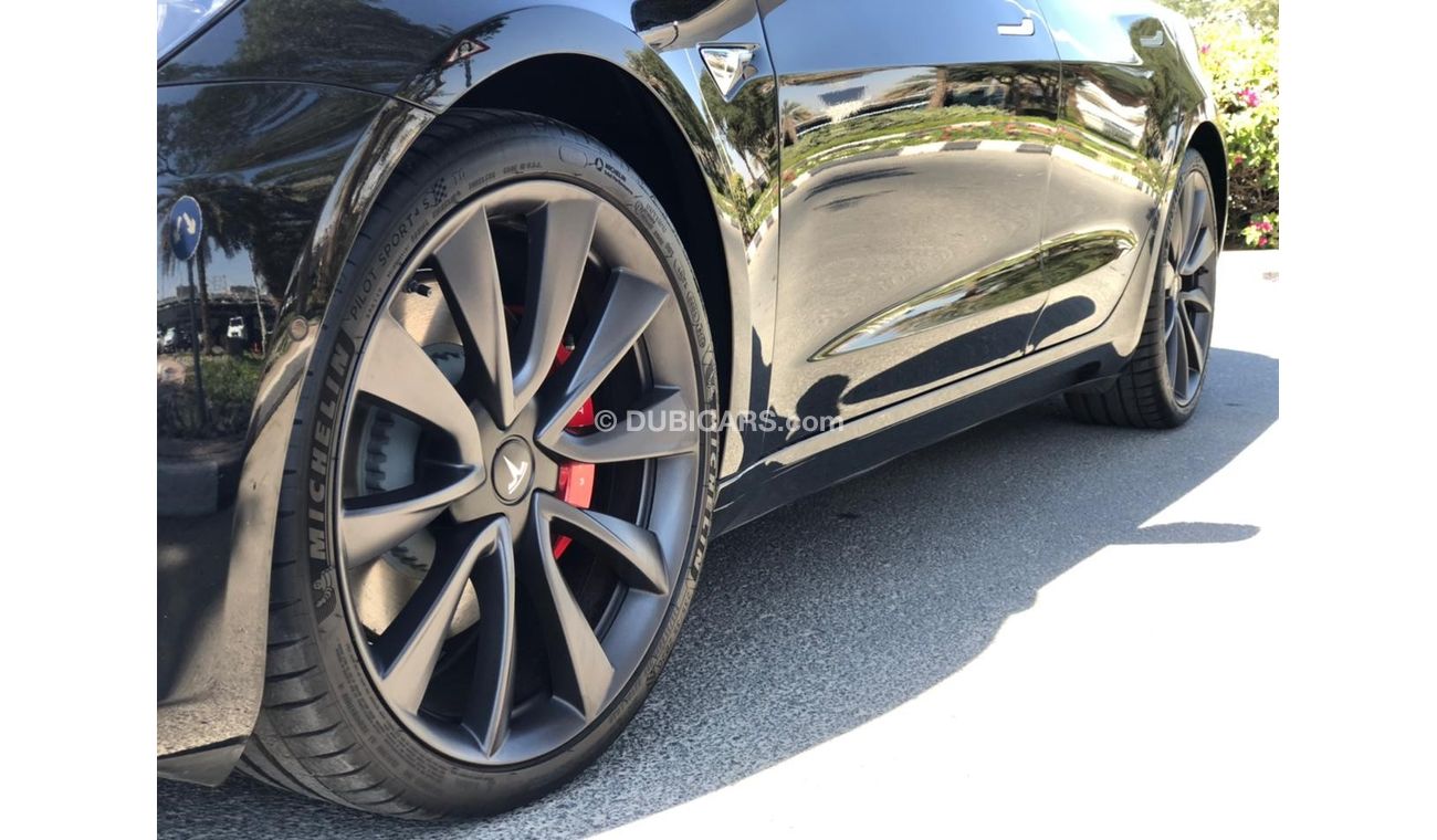 تسلا موديل 3 ايسلا موديل 3