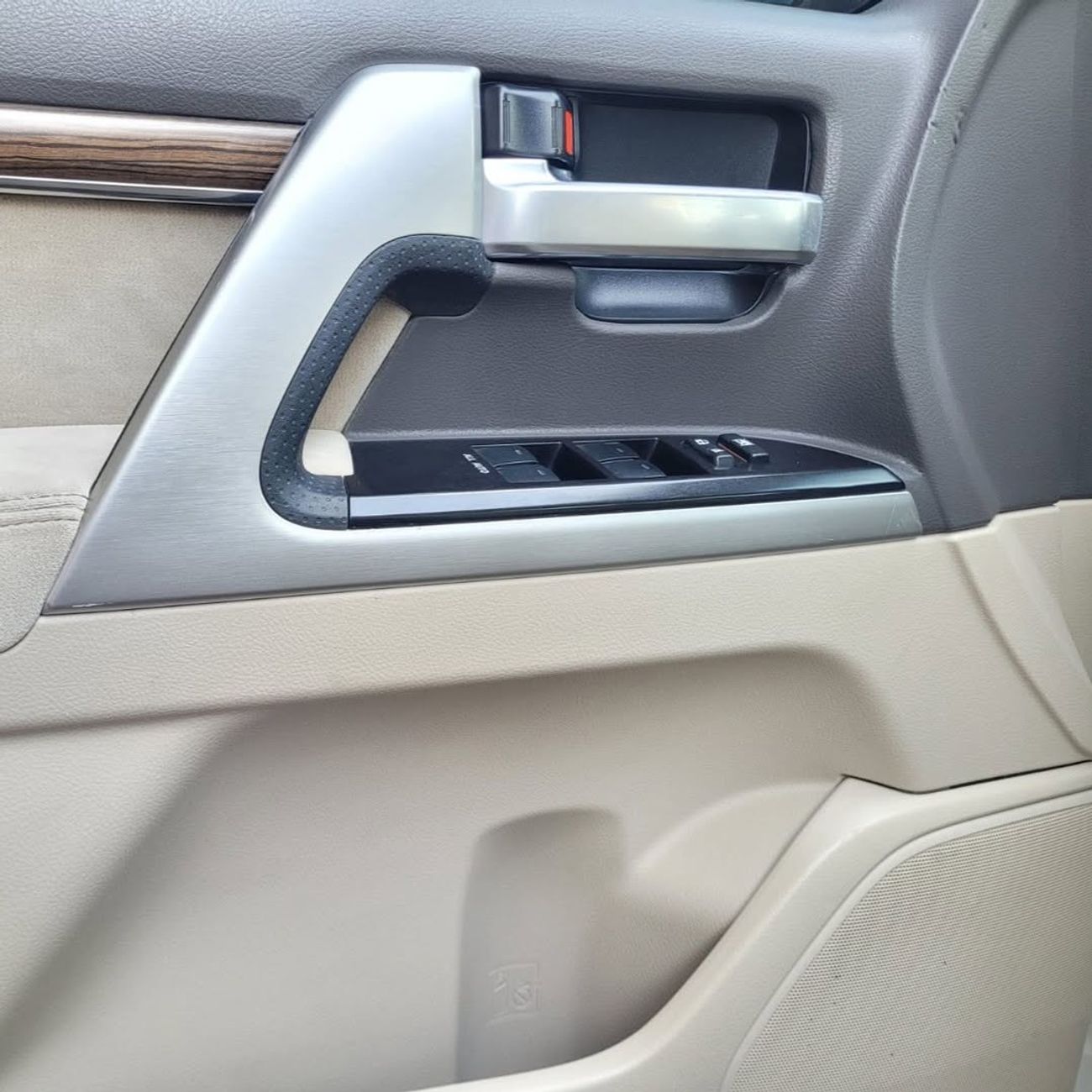 تويوتا لاند كروزر TOYOTA LANDCRUISER VXR V8 5.7