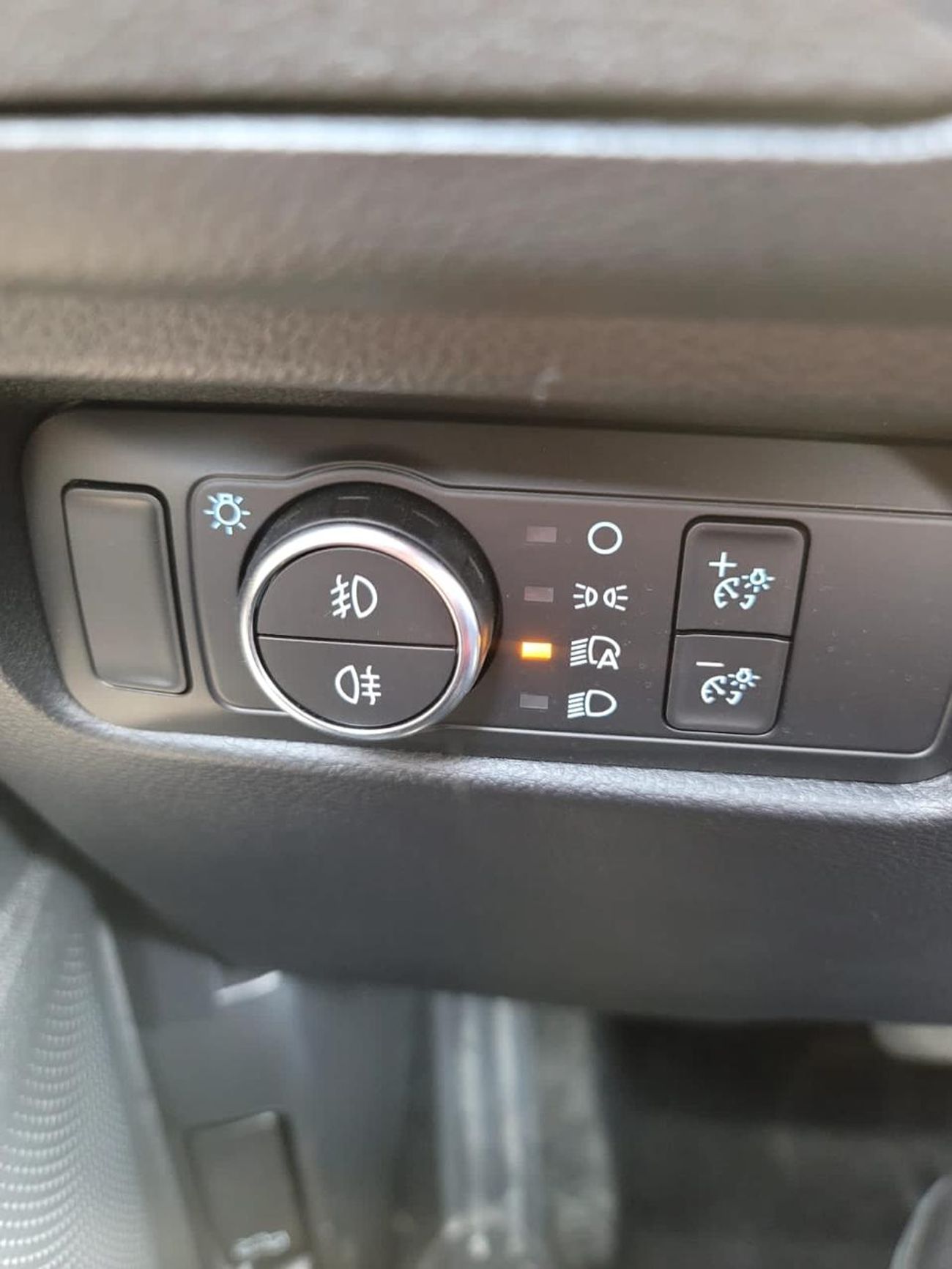 فورد رينجر رابتور 3.0L PETROL GCC SPECS