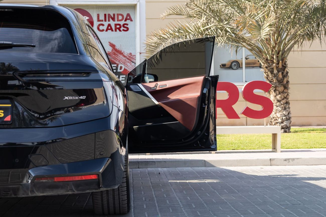 بي أم دبليو iX xDrive40