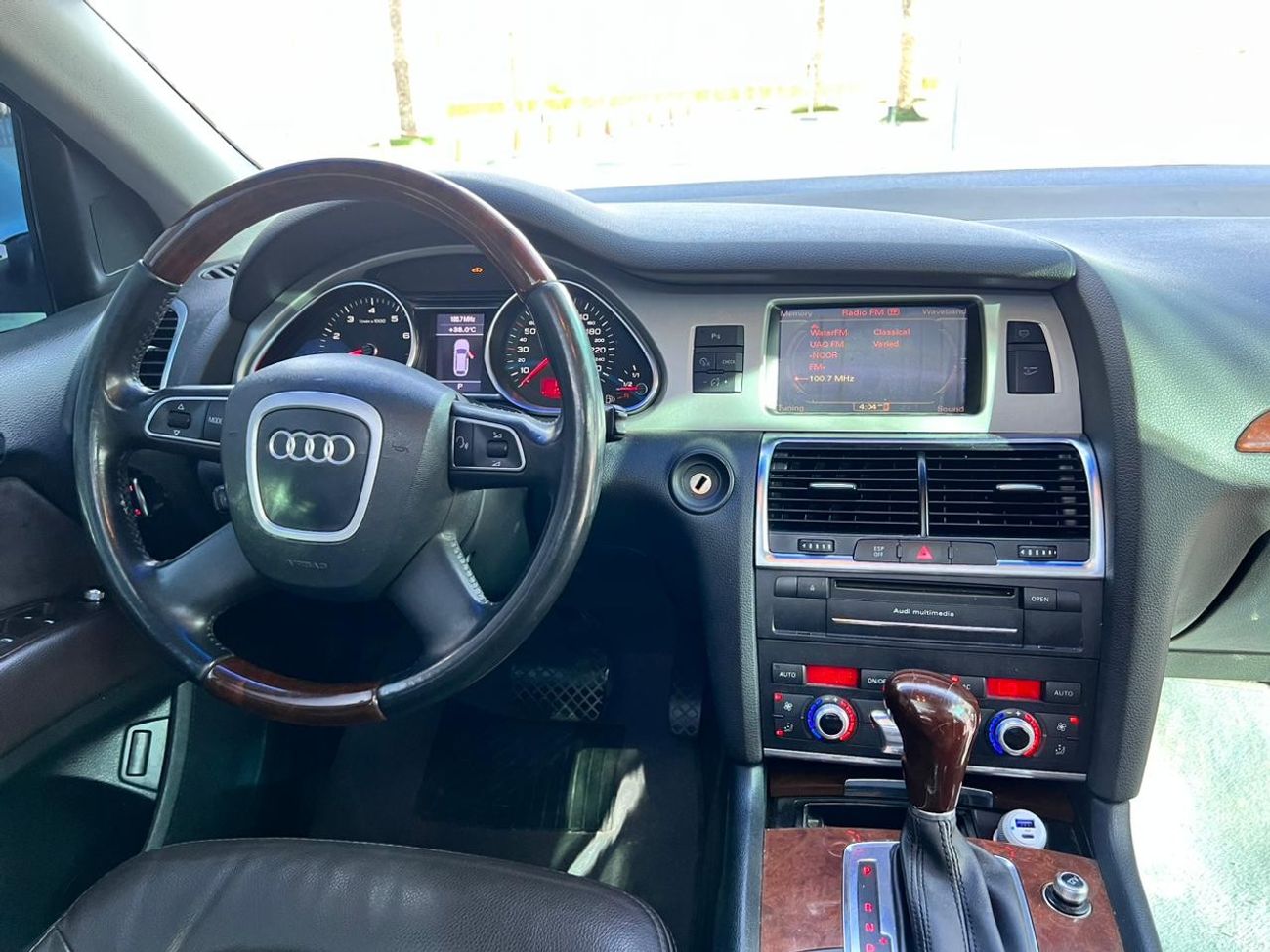 Used Audi Q7 2011 for sale in Dubai 636661