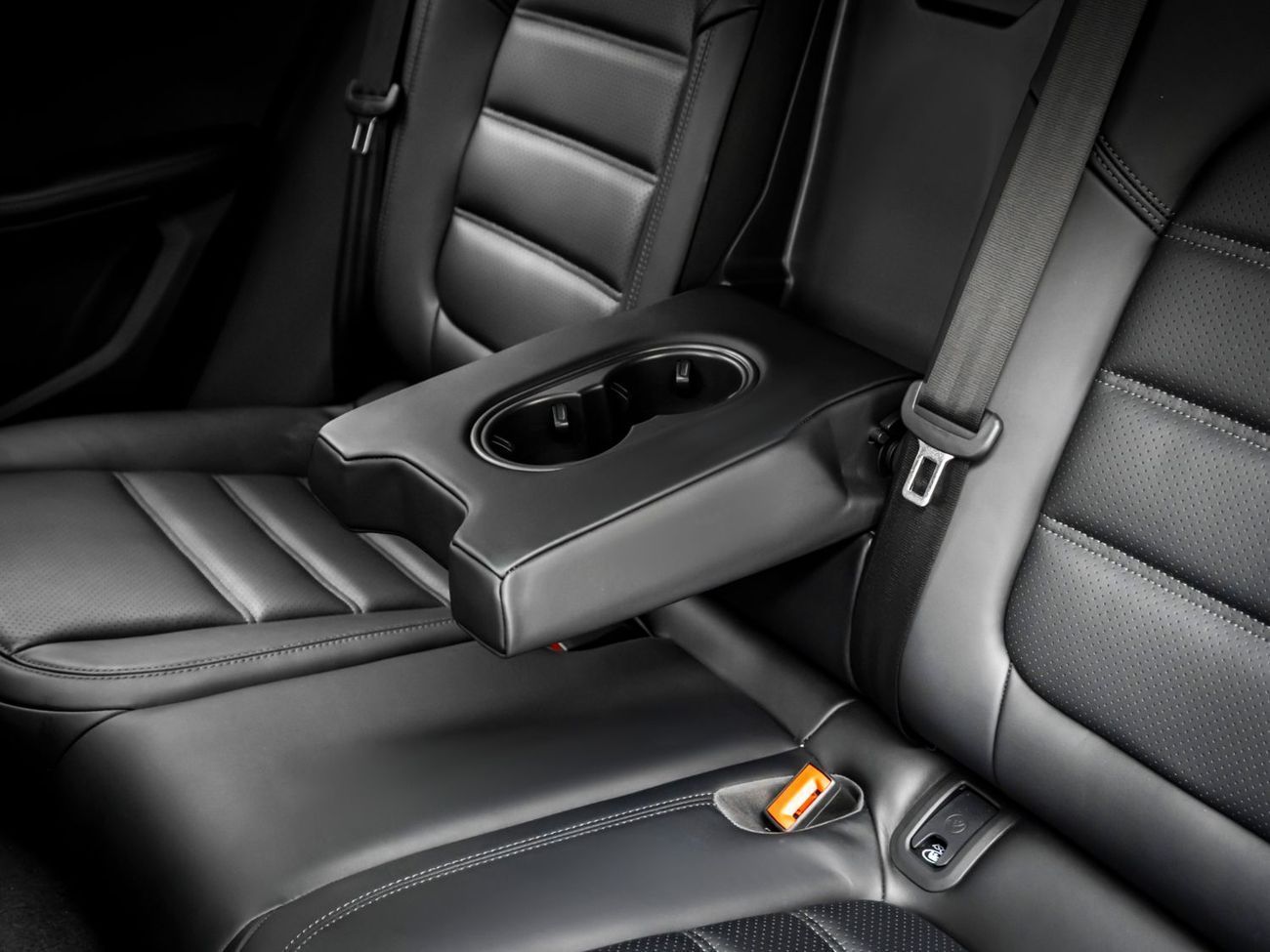 Porsche Macan GTS 3.0L (360 HP) 2024 Porsche Macan GTS, 2026 Porsche Warranty, Low KMs, GCC