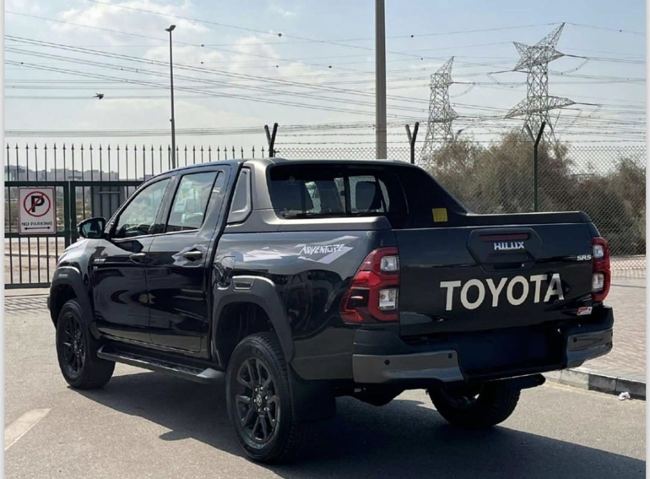 تويوتا هيلوكس Toyota pickup Hilux, adventure.4.0L petrol engine LHD,2025 model ,brand new ,Gcc specs,4x4 , automat