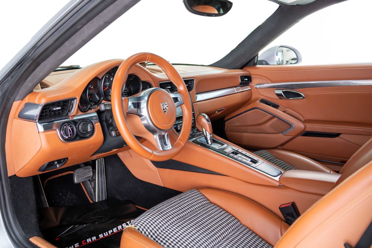 بورش 911 Carrera 3.6L Coupe