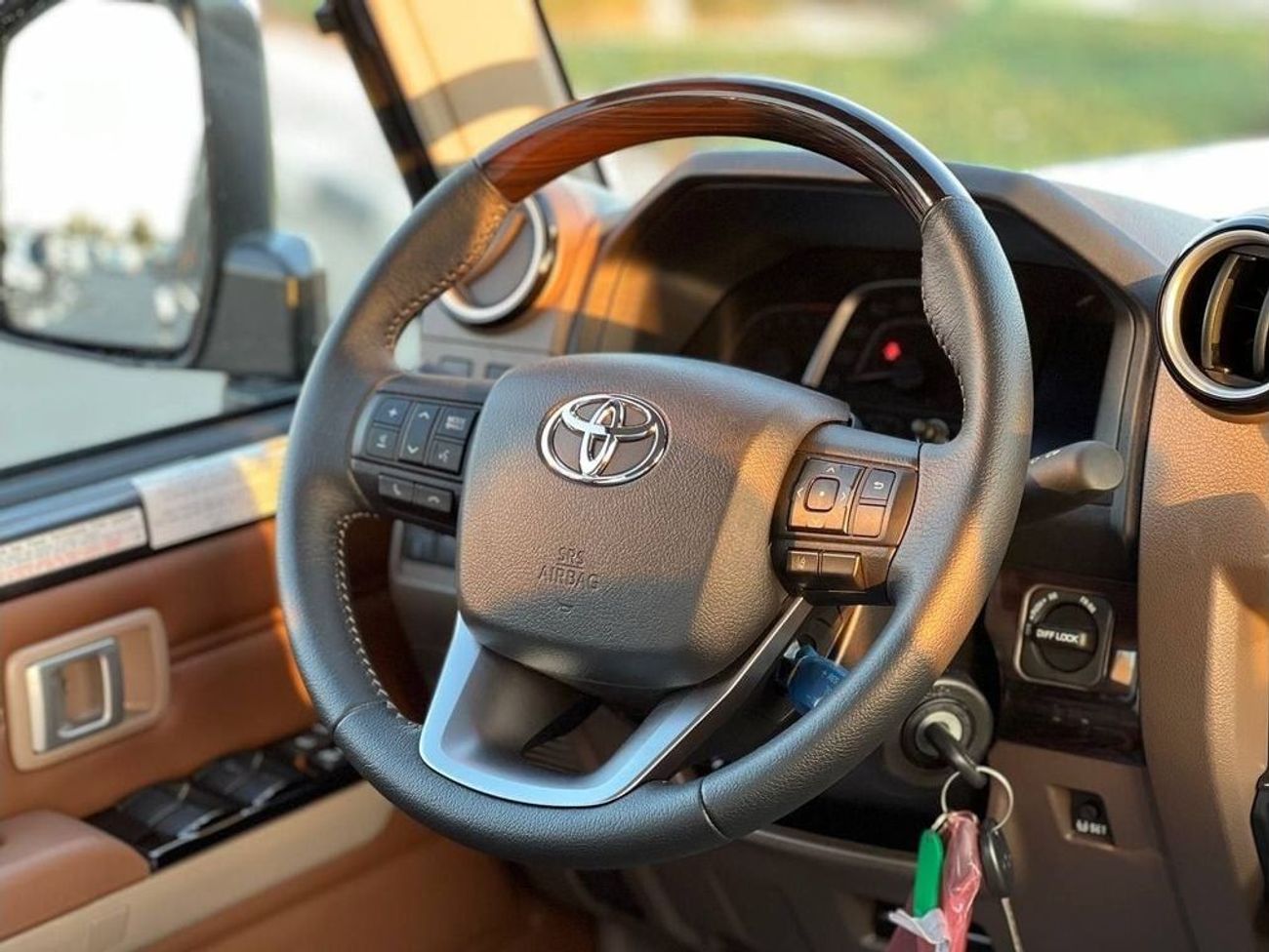 Toyota Land Cruiser Pick Up LC79 D/C 2.8L DSL A/T  // 2024 // FULL OPTION WITH RADAR , LED LIGHT , DVD & BACK CAMERA // SPECIAL