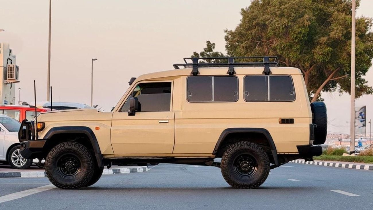 Toyota Land Cruiser 70 1991| 4.2L DIESEL | MT | RHD | HEAVY BULL BAR WITH LED LIGHTS | HEAVY ROOF RACK | DUAL BULL BAR ANTE