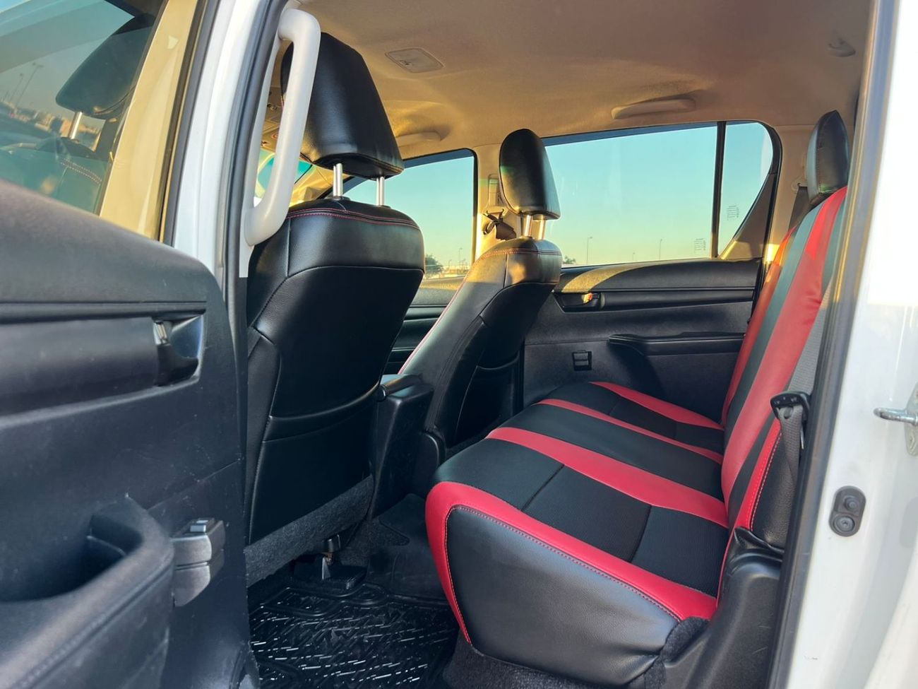 تويوتا هيلوكس 2019 Toyota Hilux GL Advanture Modified - 2.7L V4 - AWD 4x4- 360* CAM - Push Start - Patrol -