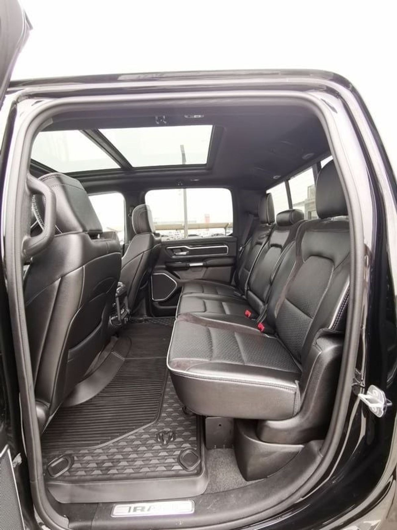 RAM 1500 Dodge RAM Laramie ( Diesel ) - 2022 - Black