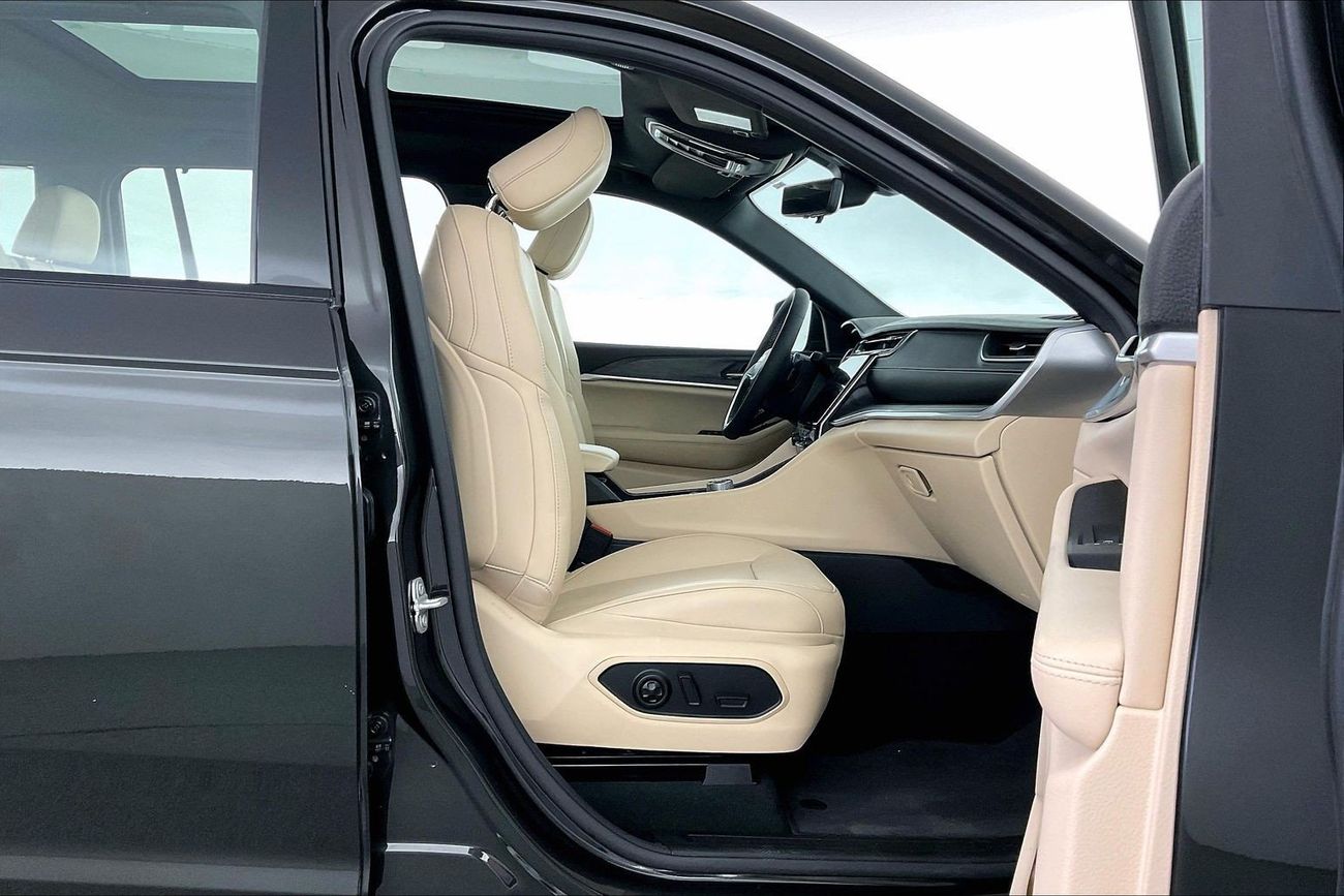 Jeep Grand Cherokee Limited Plus | National Day Celebration | Guaranteed Warranty | 0 Down Payment