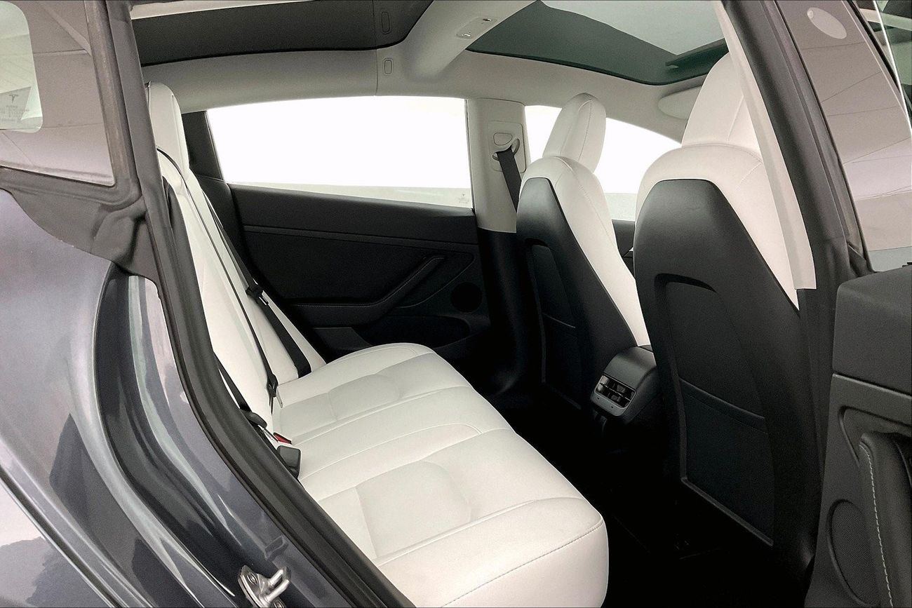 تسلا موديل 3 Performance (Dual Motor) | عرض العيد الحصري | خالية من أضرار الفيضانات