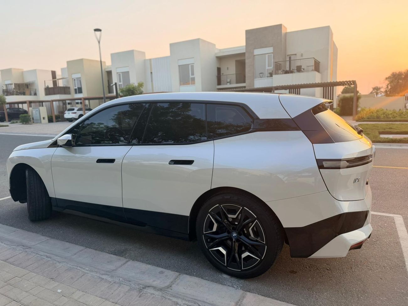 بي أم دبليو iX xDrive50